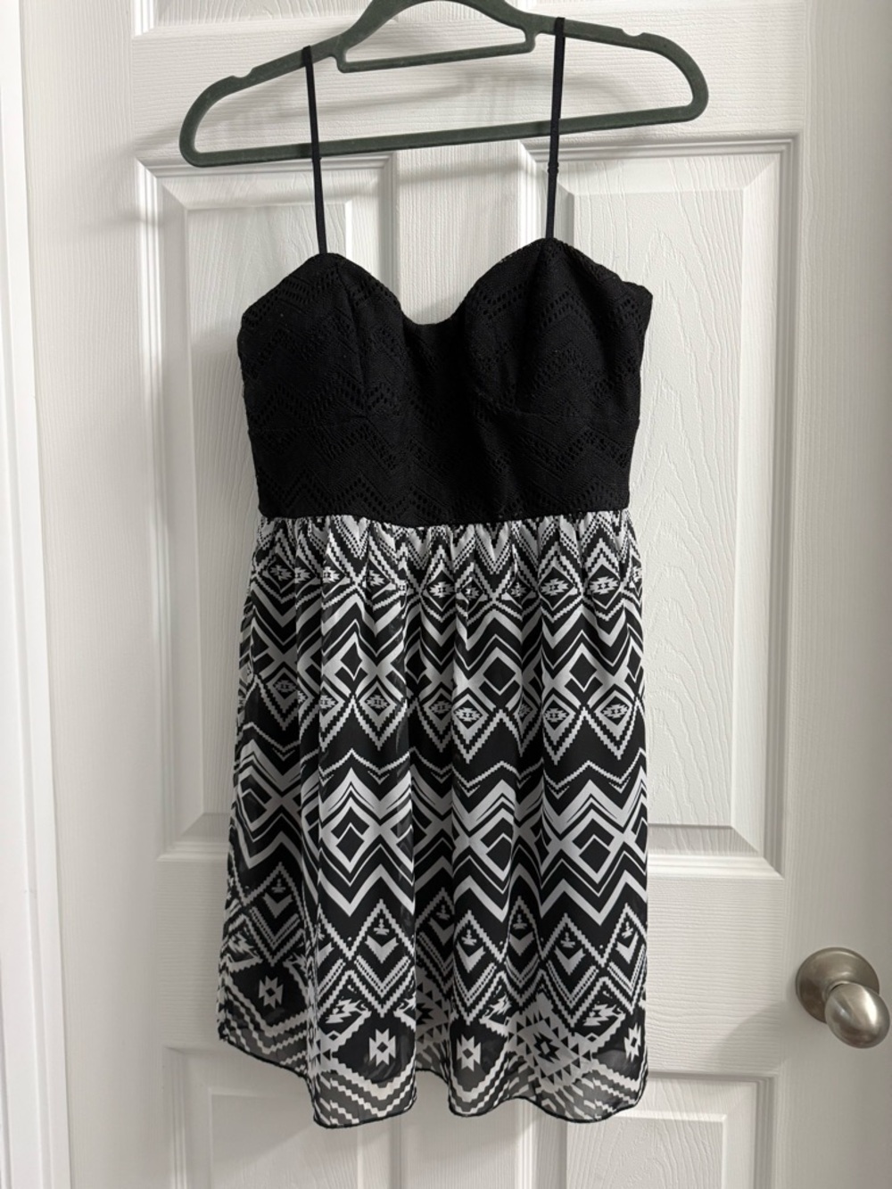 Three Pink Hearts Black White Geometric A-Line Strap Short Dress L Juniors